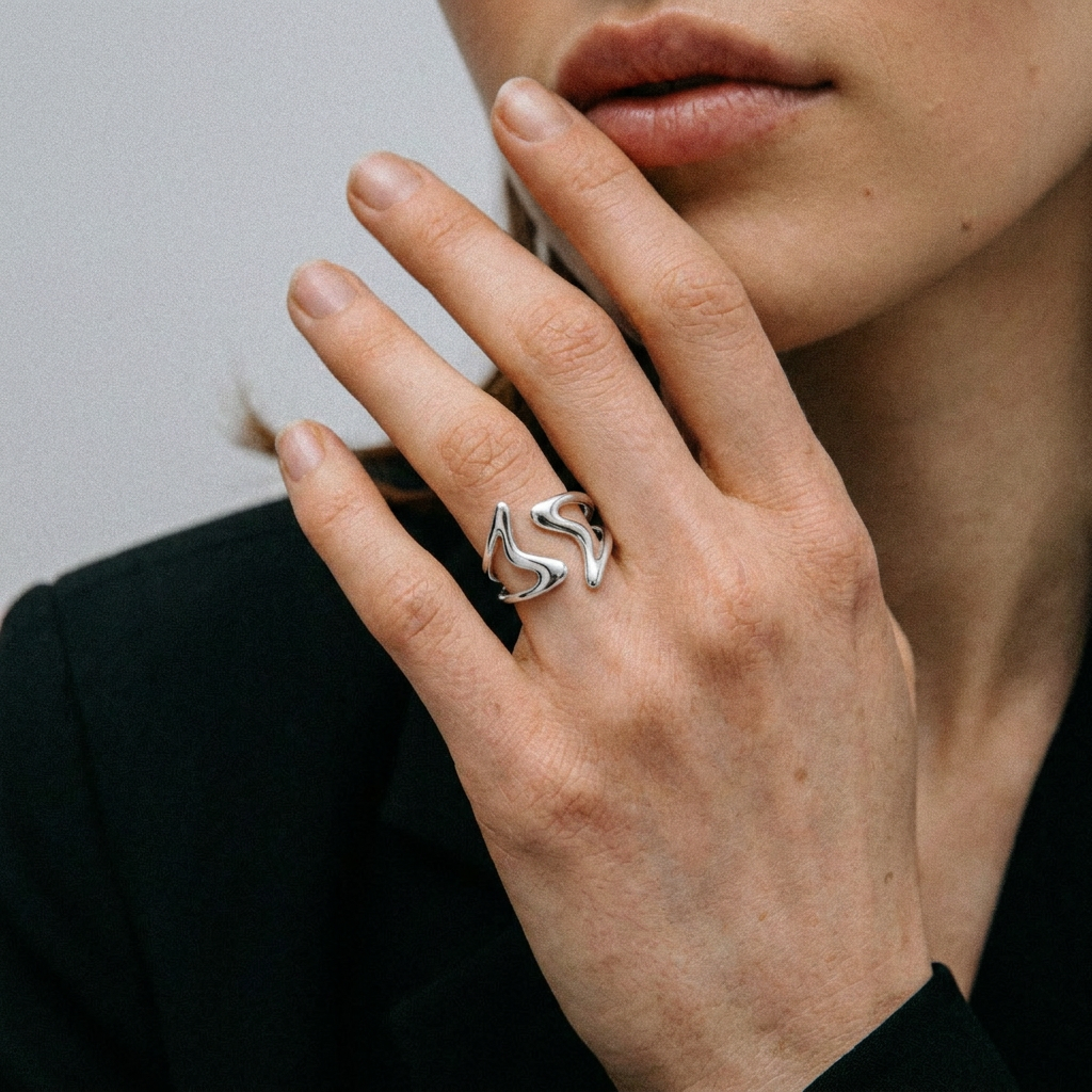 ANILLO DE ACERO DOBLE LÍNEA ONDULADA