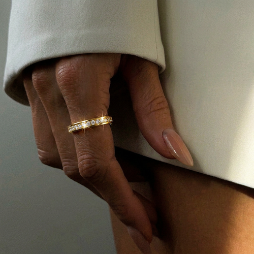 ANILLO DE ACERO DORADO CON CIRCONITAS